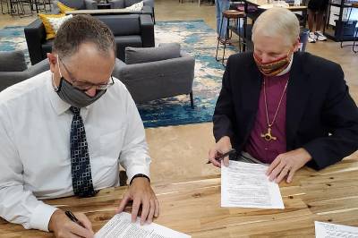 Moravian-Lutheran-federation-document-signing