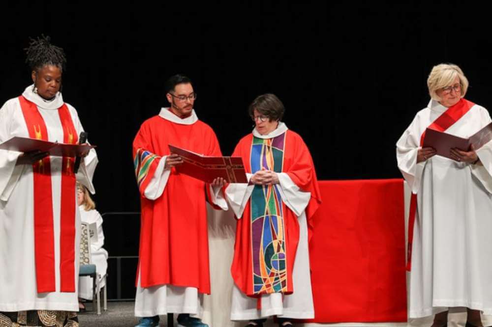 CeCee-Installation_post